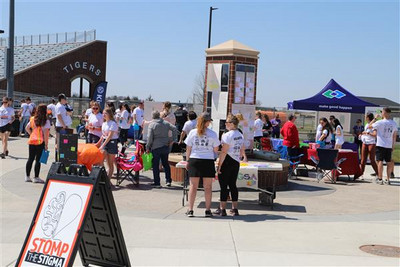 crowd at stomp the stigma event